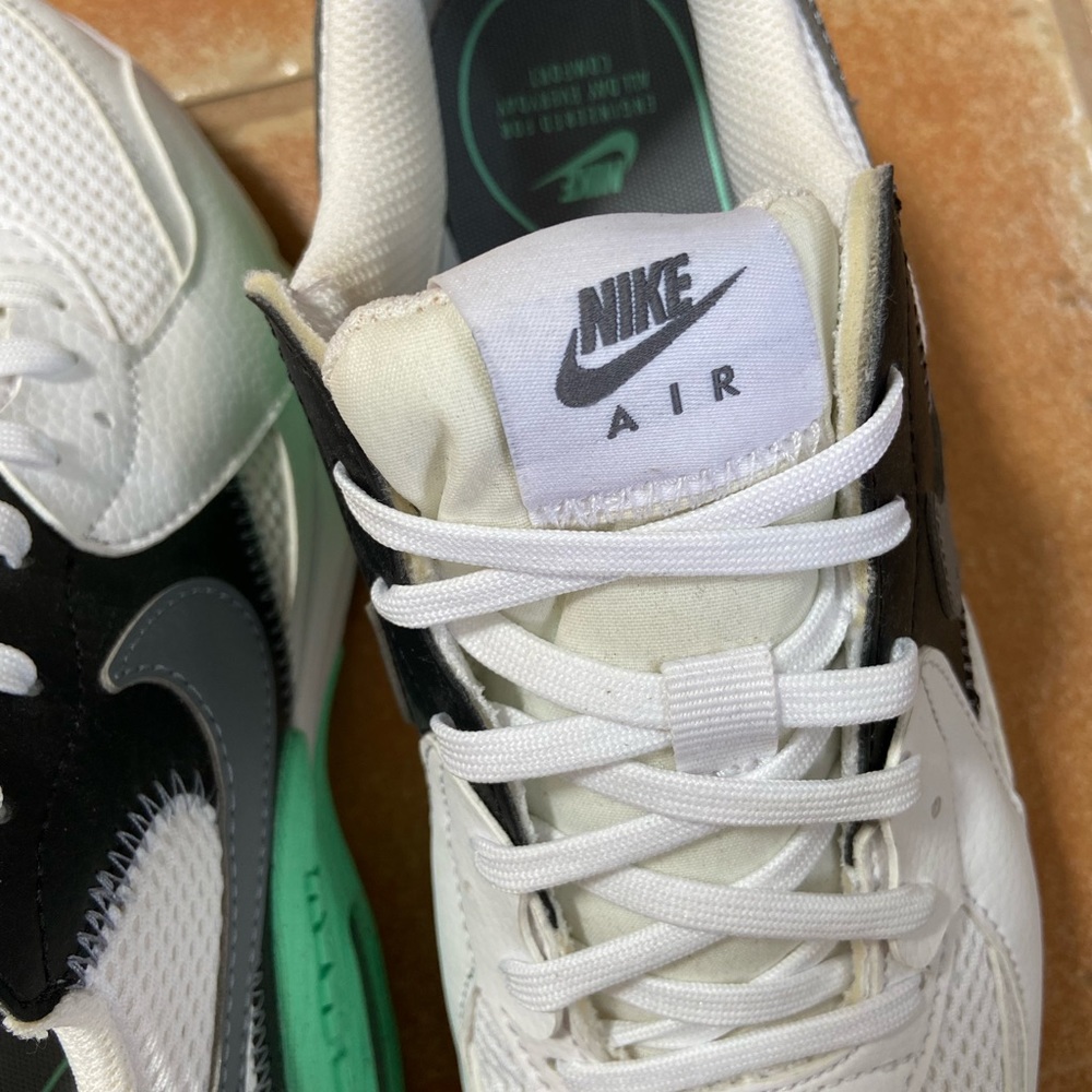 Nike Air Women’s Sz 8